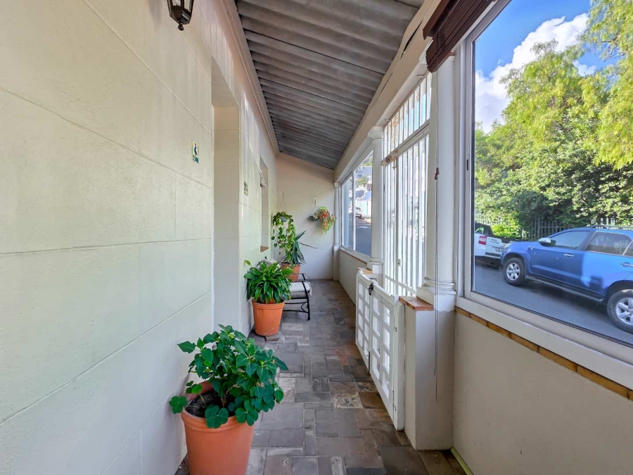 3 Bedroom Property for Sale in Sea Point Western Cape
